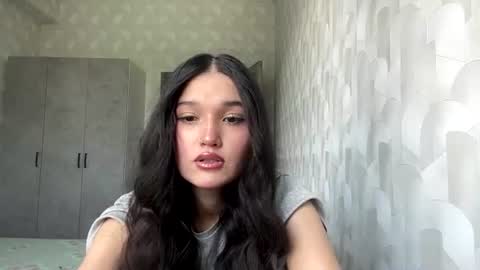 Mia online show from June 2026 05:05:01 AM