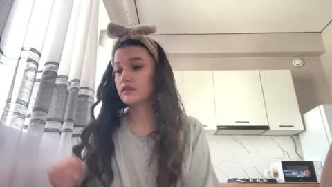Mia online show from June 2026 05:06:01 AM