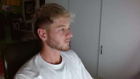 Snapshot of freddy_star chatting on September 2025 07:46:01 PM Frederick Perin online show from September 2025 07:46:01 PM