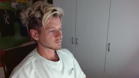 Snapshot of freddy_star chatting on November 2025 01:17:02 PM Frederick Perin online show from November 2025 01:17:02 PM