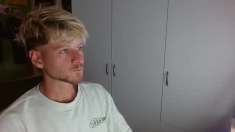 Snapshot of freddy_star chatting on November 2025 01:54:02 PM Frederick Perin online show from November 2025 01:54:02 PM