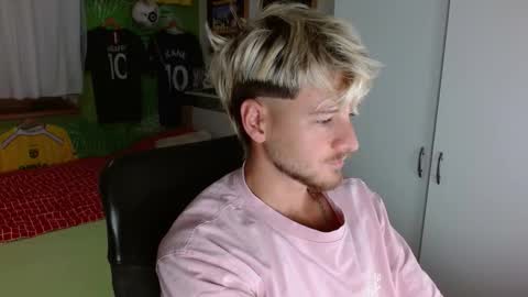 Snapshot of freddy_star chatting on November 2025 12:08:02 PM Frederick Perin online show from November 2025 12:08:02 PM