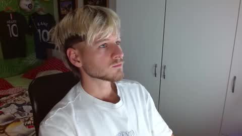 Snapshot of freddy_star chatting on December 2025 12:43:02 PM Frederick Perin online show from December 2025 12:43:02 PM