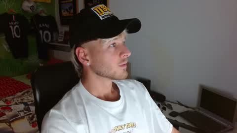 Snapshot of freddy_star chatting on December 2025 09:24:02 PM Frederick Perin online show from December 2025 09:24:02 PM