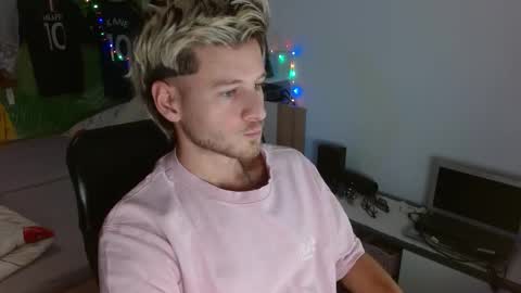 Snapshot of freddy_star chatting on December 2025 12:34:02 PM Frederick Perin online show from December 2025 12:34:02 PM