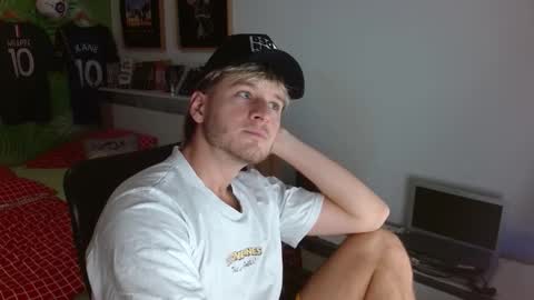 Snapshot of freddy_star chatting on January 2026 02:44:02 PM Frederick Perin online show from January 2026 02:44:02 PM