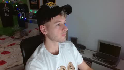 Snapshot of freddy_star chatting on February 2026 02:11:02 PM Frederick Perin online show from February 2026 02:11:02 PM