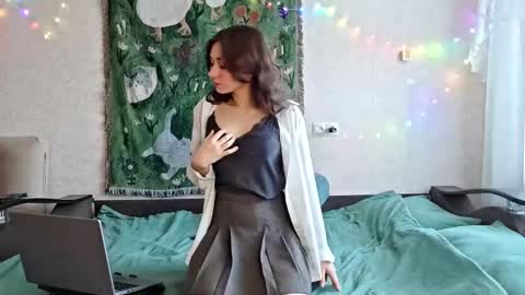 Mia online show from March 2026 07:45:02 AM