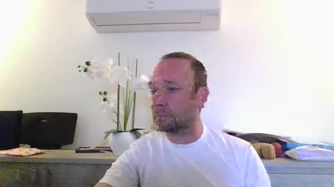 fredodu41 online show from April 2026 04:01:01 PM