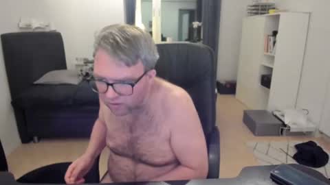 Snapshot of fredrik386959 chatting on January 2025 06:27:01 PM Fredrik online show from January 2025 06:27:01 PM