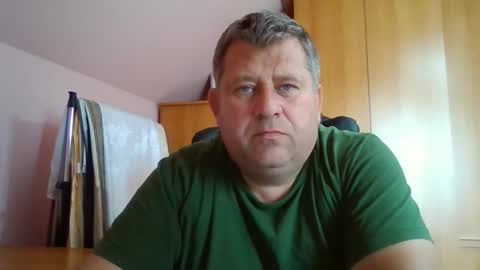 freeboy80180 online show from September 2025 12:05:01 PM