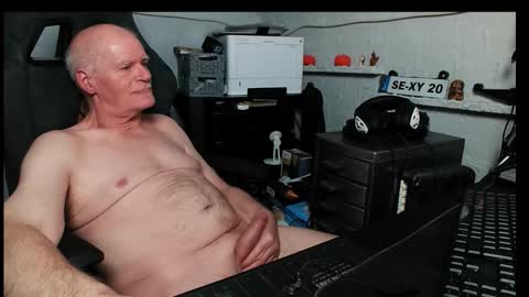 freecamdick online show from November 2025 01:22:02 PM