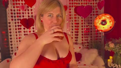 Snapshot of french_devotion chatting on February 2025 07:12:02 PM Louise or Lou 3 online show from February 2025 07:12:02 PM