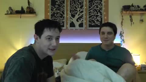 Snapshot of frenchhornybibs chatting on January 2025 08:51:01 PM French Horny Bibs online show from January 2025 08:51:01 PM