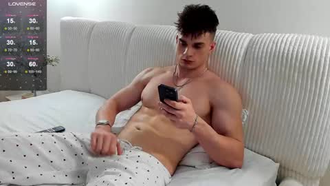 Alex or Andrzej online show from March 2025 08:25:01 PM