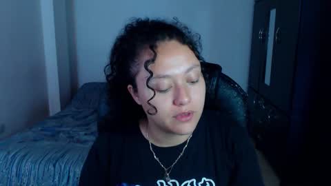 Louise  online show from November 2025 12:27:02 PM