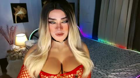 Miss Frea  online show from May 2026 07:00:01 PM