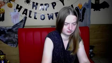 FreyaDak online show from November 2025 12:07:02 PM