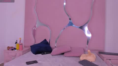 Freyaht online show from March 2026 04:52:02 AM