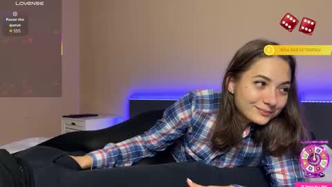 Snapshot of freyaoliver chatting on October 2025 09:15:01 PM FreyaOliver online show from October 2025 09:15:01 PM