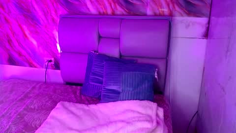 Snapshot of freyja_01 chatting on March 2025 11:25:01 PM Freyja online show from March 2025 11:25:01 PM