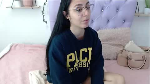 Snapshot of freyja_01 chatting on October 2025 09:43:02 PM Freyja online show from October 2025 09:43:02 PM