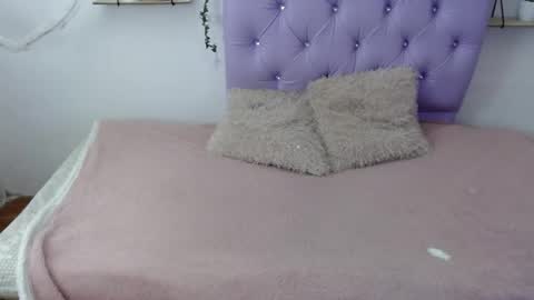 Snapshot of freyja_01 chatting on October 2025 03:21:02 PM Freyja online show from October 2025 03:21:02 PM