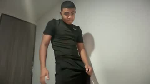 freyva_ online show from January 2025 05:37:01 AM