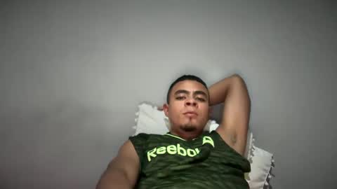 freyva_ online show from February 2025 05:41:01 AM