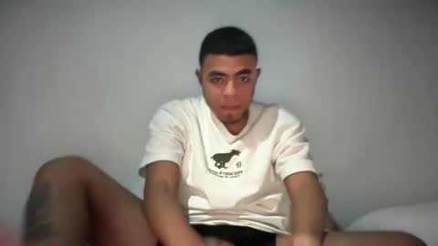 freyva_ online show from February 2025 11:58:02 PM