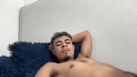 freyva_ online show from September 2025 02:37:01 AM