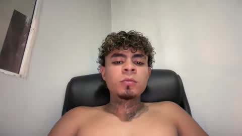 freyva_ online show from April 2026 11:35:02 PM