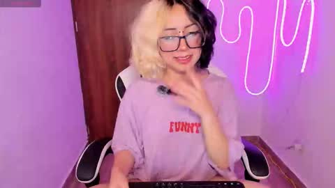 frida_lassi_ online show from November 2025 08:52:01 PM