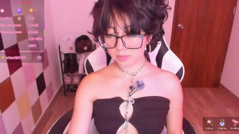 frida_lassi_ online show from April 2026 01:49:01 PM