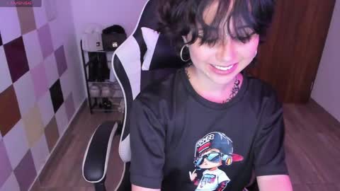 frida_lassi_ online show from April 2026 01:10:02 AM