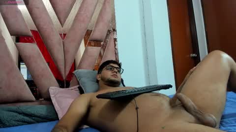 Snapshot of friend_zone1 chatting on February 2026 04:38:02 AM Carolina and Robert online show from February 2026 04:38:02 AM