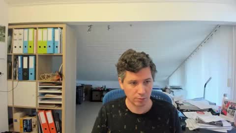 Snapshot of frikits chatting on April 2026 07:20:02 AM Francois online show from April 2026 07:20:02 AM