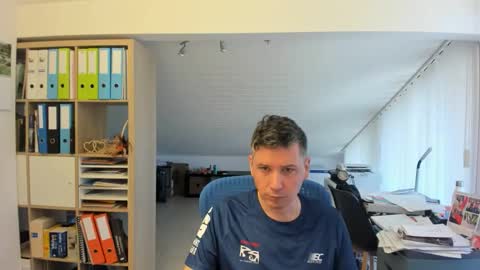 Snapshot of frikits chatting on April 2026 09:39:01 AM Francois online show from April 2026 09:39:01 AM