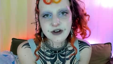 Snapshot of friskyflowers chatting on April 2026 05:00:02 AM cherry online show from April 2026 05:00:02 AM