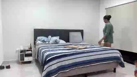 Snapshot of frizzy_hottie chatting on February 2026 01:37:01 AM FRIZZY HOTTIE online show from February 2026 01:37:01 AM