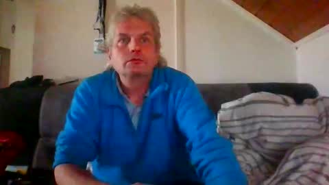 frodewz online show from January 2026 06:01:01 PM