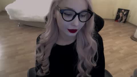 Lilith online show from September 2025 01:38:02 PM