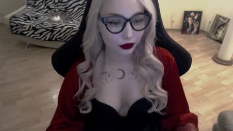 Lilith online show from November 2025 11:42:02 AM