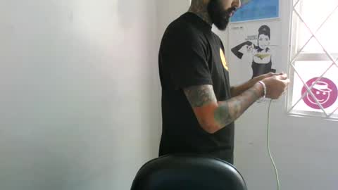 Snapshot of ftmen chatting on June 2026 05:10:02 PM Jestevan online show from June 2026 05:10:02 PM