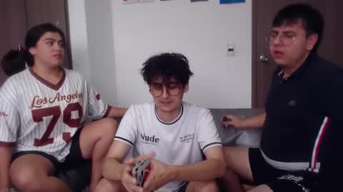 uwu online show from November 2025 10:04:02 PM