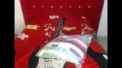 Snapshot of fuck_couple_latin chatting on October 2025 11:31:01 AM fuck_couple_latin online show from October 2025 11:31:01 AM