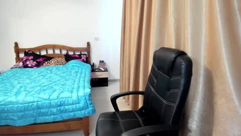 Snapshot of fuckable_one chatting on February 2025 09:00:02 AM Angelique online show from February 2025 09:00:02 AM