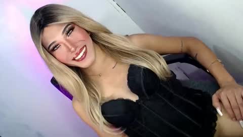 sweetyJENNY online show from April 2026 04:22:01 PM
