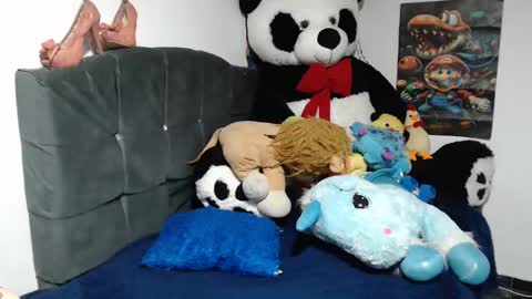 Mia and Gary  online show from December 2024 12:32:02 AM