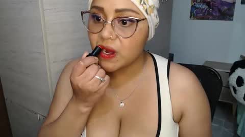 Mia and Gary  online show from October 2025 03:01:02 AM